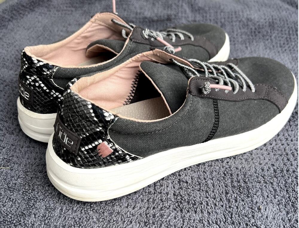 HeyDude Women's Karina Fashion Comfort Shoe, Jet Black, Women' s size 10